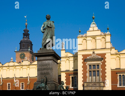Monumento al grande poeta polacco Adam Mickiewicz Cracovia Polonia Foto Stock