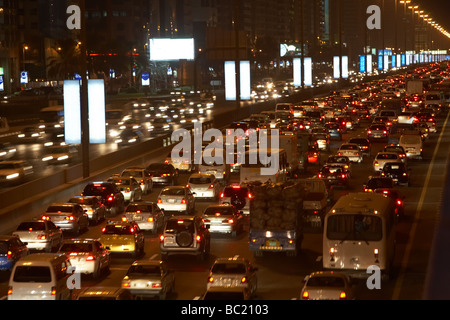 Dubai,la congestione di notte Foto Stock