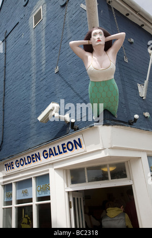 Galeone Goldeon pesce e chip shop Aldeburgh Suffolk in Inghilterra Foto Stock