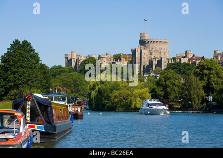 Il Castello di Windsor e del fiume Tamigi in Inghilterra Foto Stock