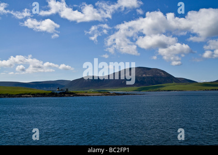 Dh Graemsay HOY SOUND ORKNEY Oxan punto basso faro Ward Hill Hoy Foto Stock