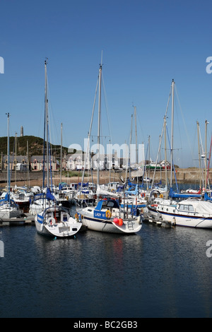 Il pittoresco porto dell'ex villaggio di pescatori di Findochty, Aberdeenshire, Scotland, Regno Unito Foto Stock