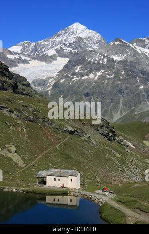 La Svizzera, Zermatt : Schwarzsee (letteralmente "il Lago Nero") e la cappella dedicata a Maria della Neve Foto Stock