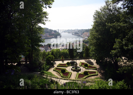 Il Jardim do Palacio de Cristal, uno di Porto i migliori giardini Foto Stock