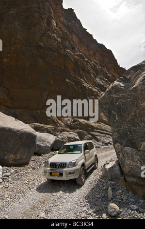 Tour in jeep a Wadi Ghul Al Dakhiliyah regione Oman Foto Stock