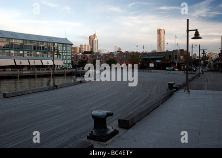 La Wharf a Woolloomooloo Bay con unità o appartamenti in marina, Sydney, Nuovo Galles del Sud Australia NSW Foto Stock