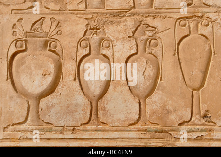 Medinet Habu tempio mortuario di Ramesse Ramses III sulla riva occidentale di Luxor in Egitto Foto Stock