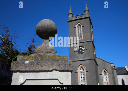 St Marys chiesa di Irlanda chiesa parrocchiale di pettinatore l'ingresso pilastri hanno il nome thomas andrews incisi su di essi Foto Stock
