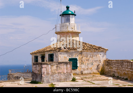 Faro sulla fortezza vecchia guardia di Corfù. (Corfu') Foto Stock