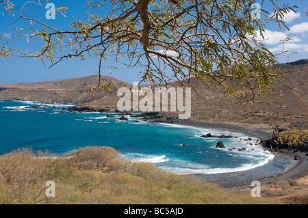 Baia con mare turchese Santiago Cabo Verde in Africa Foto Stock