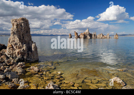 Formazioni di tufo del Lago Mono in California orientale Foto Stock