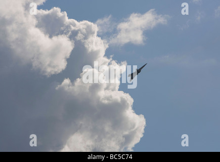 Avro Vulcan xh558 scomparendo in nuvole, Giugno 2009. Foto Stock