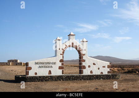 Tipico marcatore di confine, Municipio Antigua, Fuerteventura, Isole canarie, Spagna Foto Stock