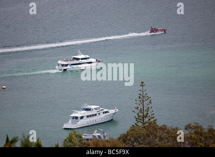 Nave passeggeri e yacht a Bay of Islands - Russell, Northland e North Island, Nuova Zelanda Foto Stock