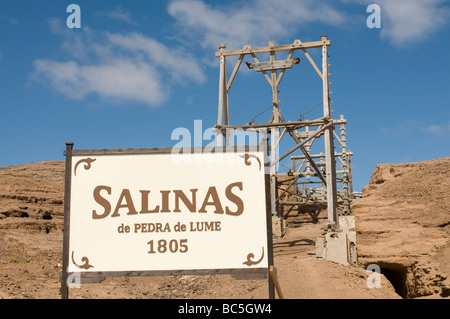 Parte di salina su salato sandbeach Sal Pedro Da Sal Cabo Verde in Africa Foto Stock