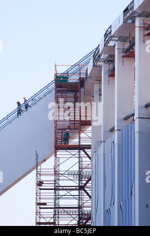 I lavoratori attivi su un sito in costruzione. Durban, Kwazulu Natal, Sud Africa. Foto Stock