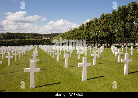 Romagne Gesnes Francia filari di marmo bianco lapidi in Meuse Argonne americano cimitero militare di WW1 battaglia di Verdun Foto Stock