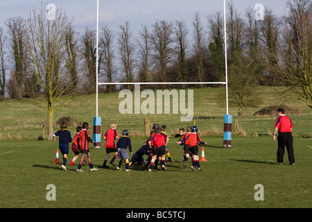 Mini rugby presso una scuola prepatory. Foto Stock