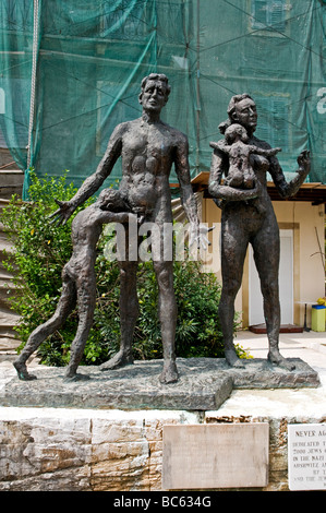 Una statua in bronzo dedicata alla memoria degli ebrei di Corfù che perirono nei campi di concentramento nazisti nel giugno 1944, la città di Corfù Foto Stock