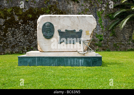 Un monumento dedicato a un antico naval eroe di guerra che ha contribuito a salvare Corfu dalla distruzione, citta di Corfu Foto Stock