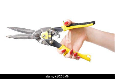 Donna mano pesante con le forbici per metallo isolato su bianco Foto Stock