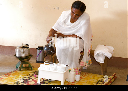 Cerimonia di caffè da Addis Abeba in Etiopia il Corno d Africa Foto Stock