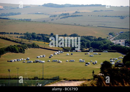 I viaggiatori camp site nella periferia di Brighton sul Waterhall campi sportivi Foto Stock