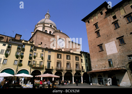 Piazza delle Erbe, Mantova, Lombardia, Italia Foto Stock