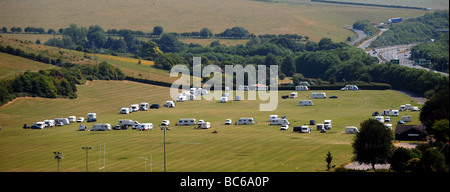 I viaggiatori camp site nella periferia di Brighton sul Waterhall campi sportivi Foto Stock