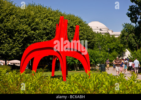 WASHINGTON DC USA Cheval Rouge scultura di Alexander Calder nella Galleria Nazionale di Arte Scultura Garden Foto Stock