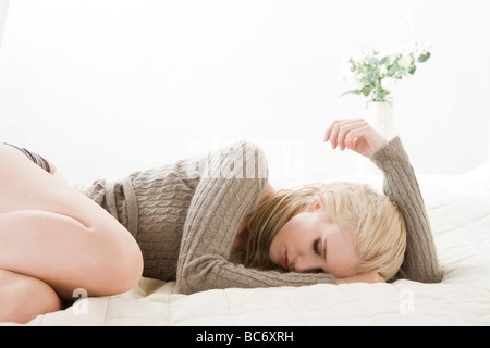 Giovane donna sensazione di cattivo Foto Stock