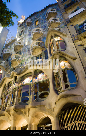 Barcellona - facciata di Casa Batllo da Gaudi Foto Stock