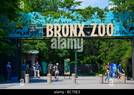 Ingresso al Bronx Zoo di New York City Foto Stock