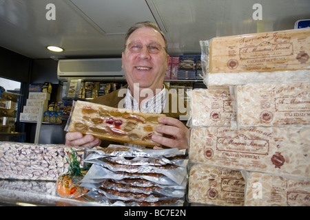 Il torrone candy venditore Alicante Spagna Foto Stock