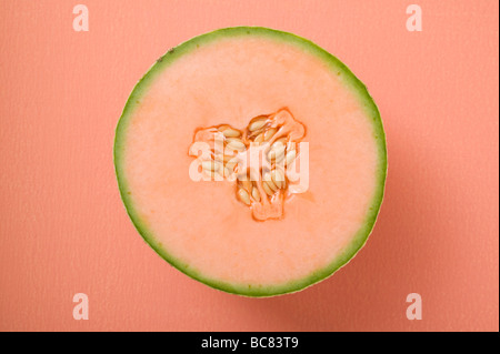 La metà di un melone Cantalupo (vista aerea) - Foto Stock