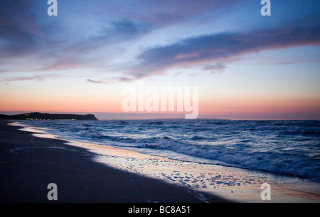 Sonnenuntergang am Strand von Göhren auf der Insel Ruegen Foto Stock
