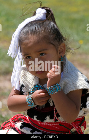 Ritratto di un giovane Indiano Navajo ragazza di Arizona USA Foto Stock