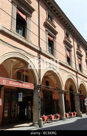 Galleria commerciale coperta lungo via deli archignnasio bologna italia Foto Stock