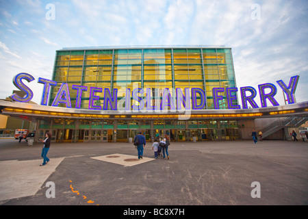 La Staten Island Ferry Terminal in New York City Foto Stock