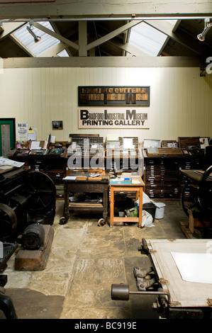 Macchine per la stampa a Bradford Industrial Museum, West Yorskhire Foto Stock