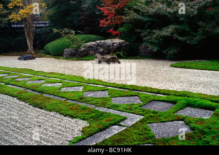 ZEN giardino di roccia di TENJUAN un importante tempio presso il Tempio di Nanzenji complesso GIAPPONE KYOTO Foto Stock