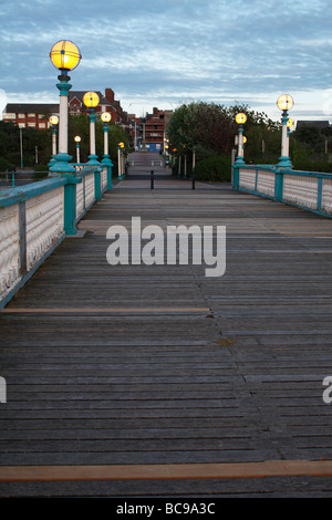 Sul lago marino di Southport Bridge Foto Stock