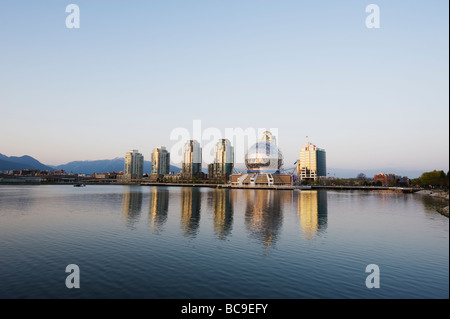 Telus il mondo della scienza su False Creek Vancouver British Columbia Canada Foto Stock