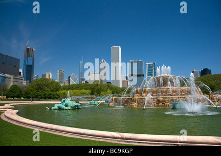 Buckingham Fountain situato nel Grant Park di Chicago, Illinois, Stati Uniti d'America Foto Stock