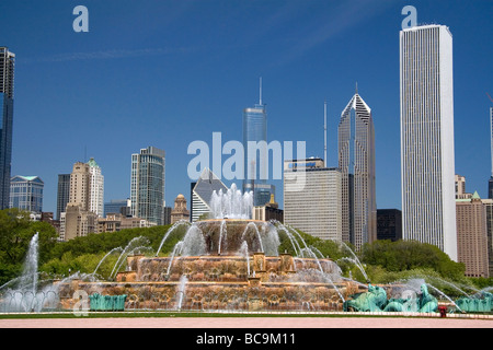 Buckingham Fountain situato nel Grant Park di Chicago, Illinois, Stati Uniti d'America Foto Stock