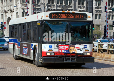 Pubblico Diesel city bus in Chicago Illinois USA Foto Stock