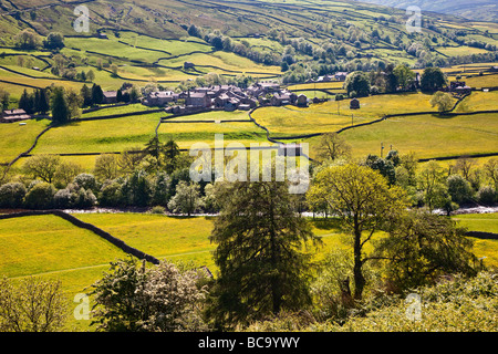 Muker e il fiume Swale Swaledale Yorkshire Dales National Park Foto Stock