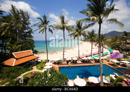 Vista su Karon Beach Resort di spiaggia sabbiosa, Ao Katong, Hat Katong, Phuket, Thailandia, dopo lo tsunami Foto Stock