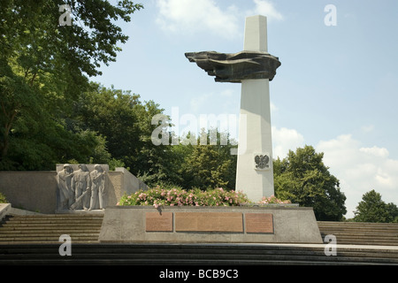 Parco di Friedrichshain di Berlino, Germania - memoriale ai soldati polacchi e tedesco Anti fascisti Foto Stock