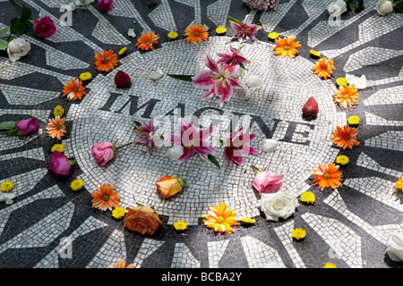 La Immaginate Memorial a John Lennon Strawberry Fields Central Park di New York City Foto Stock